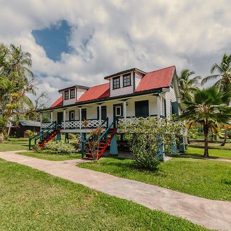 Plantage Resort Frederiksdorp 파라마리보 외부 사진