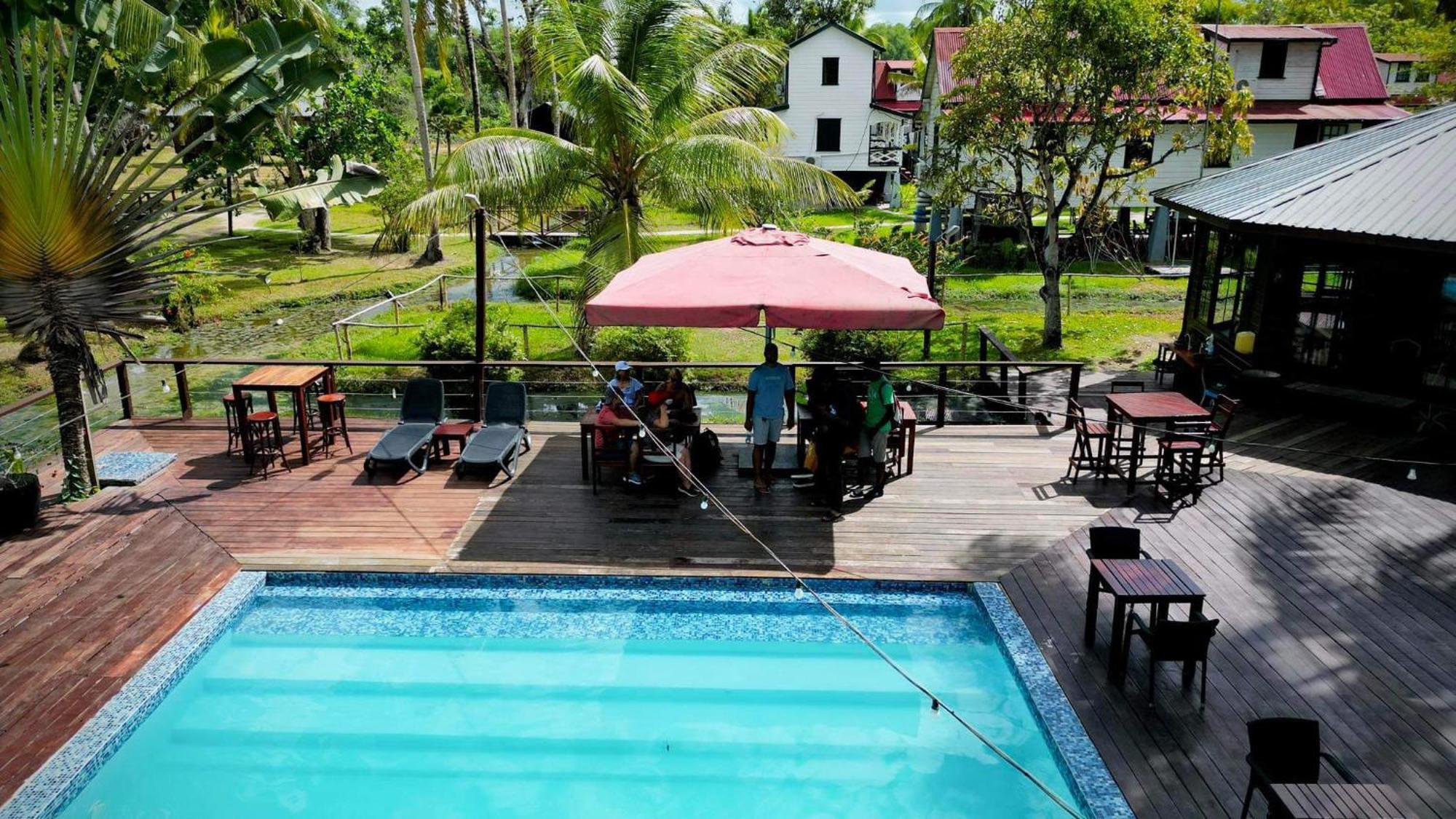 Plantage Resort Frederiksdorp 파라마리보 외부 사진